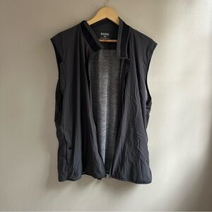 Rhone Top Flight Water Resistant Vest Dark Grey Sleeveless Vest Size XXL